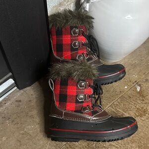 Tamarack Fur-Lined Winter Boots